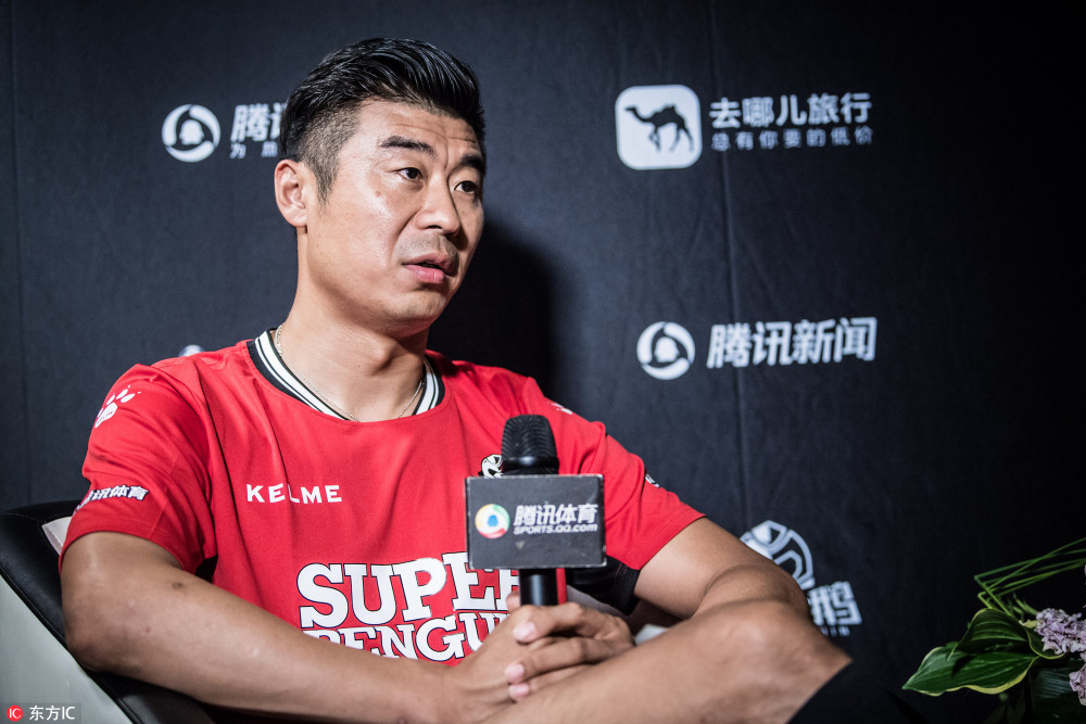 如今站上超级企鹅名人赛舞台的韩鹏,则是北京人和的一员,在为中超升班