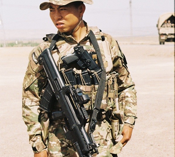 国产步枪终于装上标准战术导轨 比发达国家要