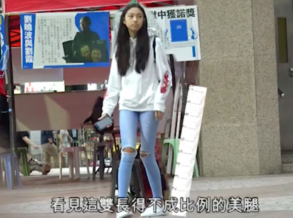 任达华13岁女儿近照曝光:私下节俭买打折商品