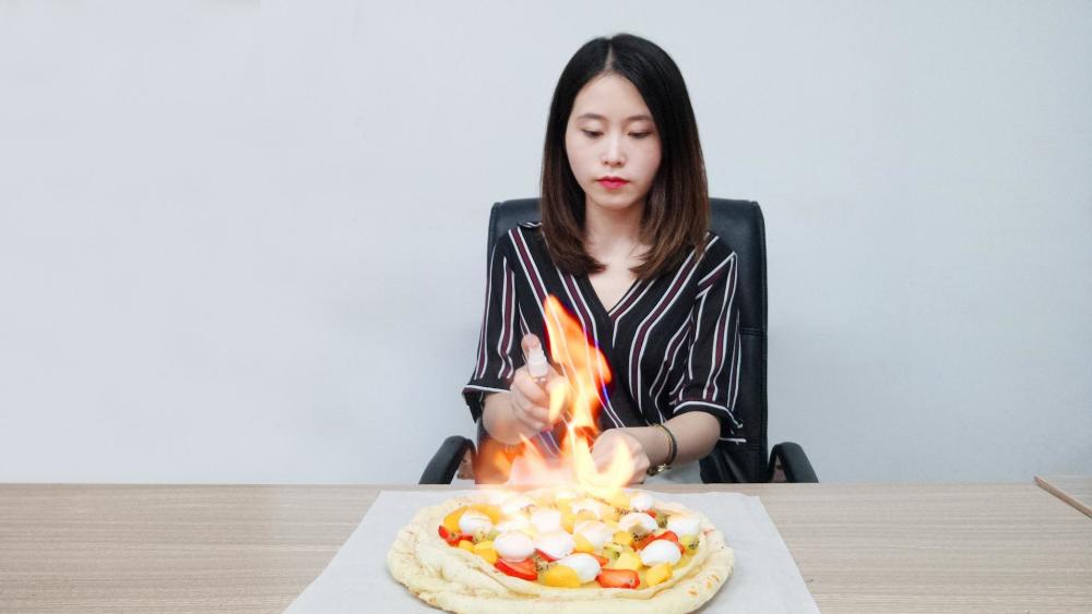 14岁花季女孩易拉罐做爆米花事件爆炸事件,办公室小野背黑锅?