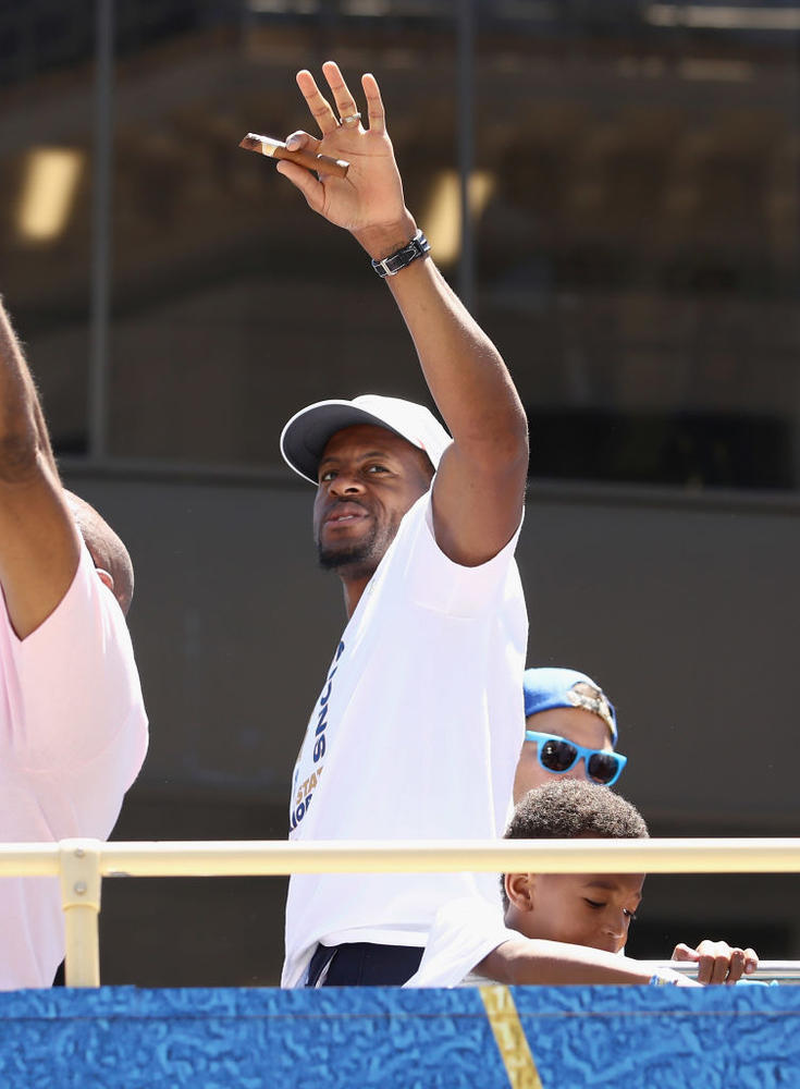 高清-2018年金州勇士队夺冠游行