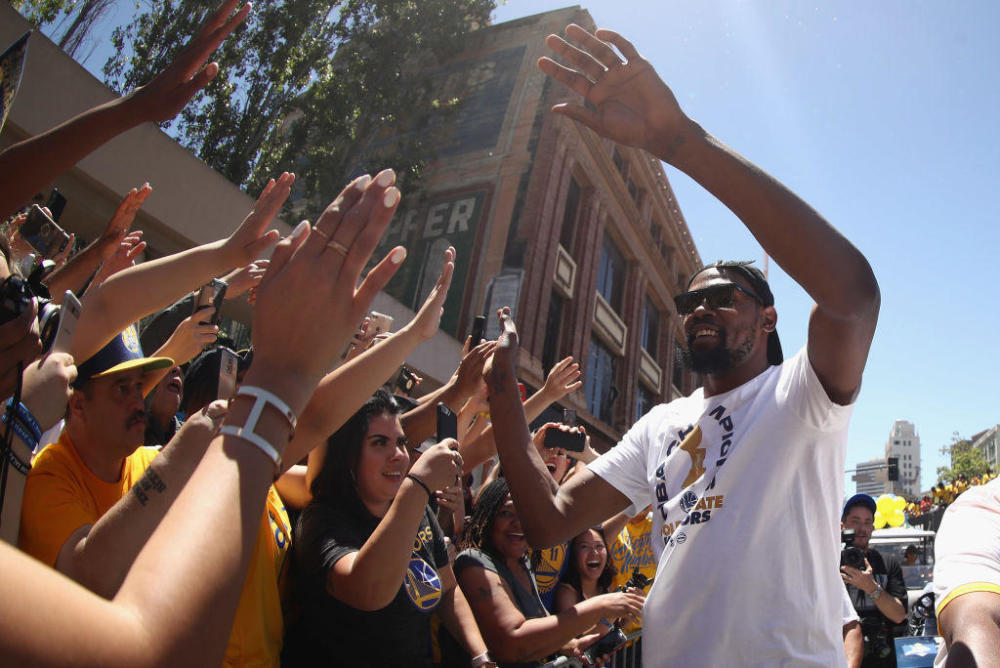 高清-2018年金州勇士队夺冠游行