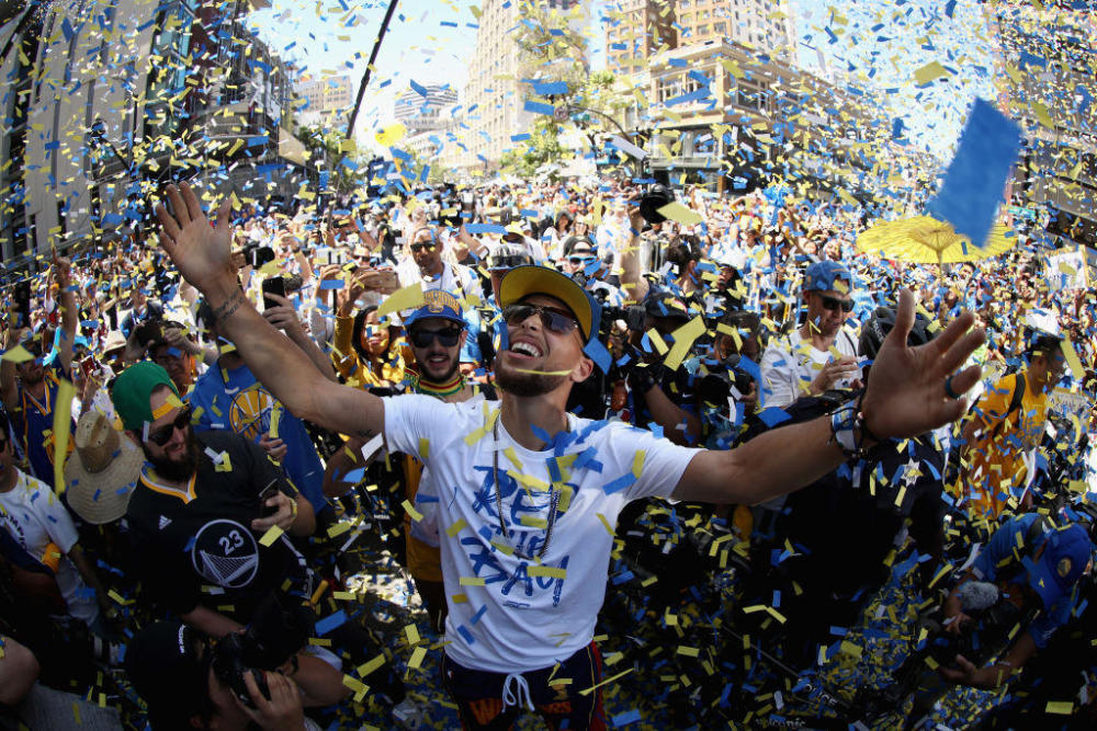 高清-2018年金州勇士队夺冠游行