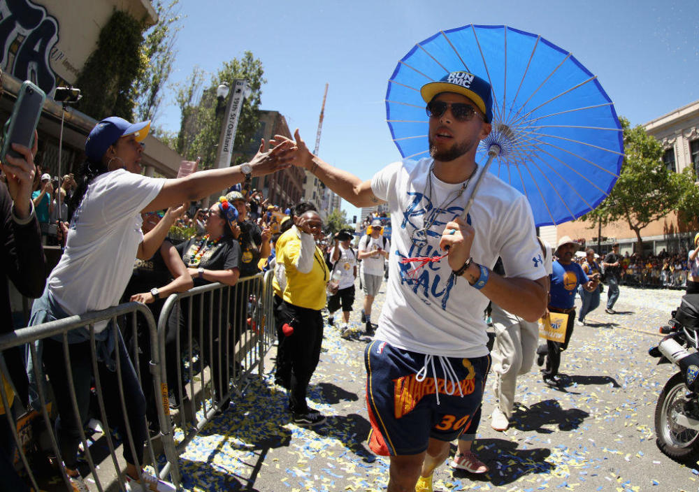 高清-2018年金州勇士队夺冠游行