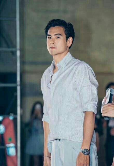 彭于晏和廖凡同框宣传新电影,有爱互动引网友