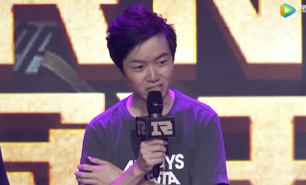 LOL神超鳄鱼惨遭黄金剑姬打爆,战绩1-13,结果