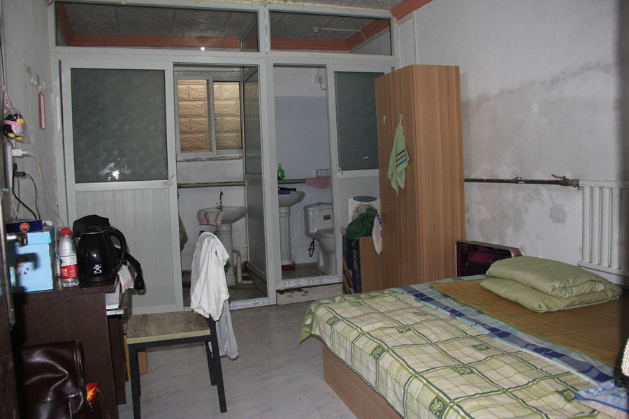 租住在城中村的95后年轻人苦难都是暂时的梦想才是永远的