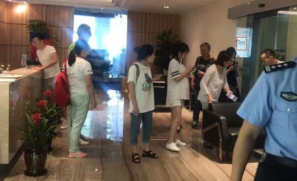 突发!上海资邦金服爆雷,唐小僧、摇旺理财跑路