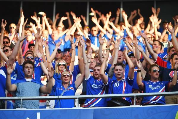 冰岛门将的导演梗:新媒体带来的世界杯变局,最