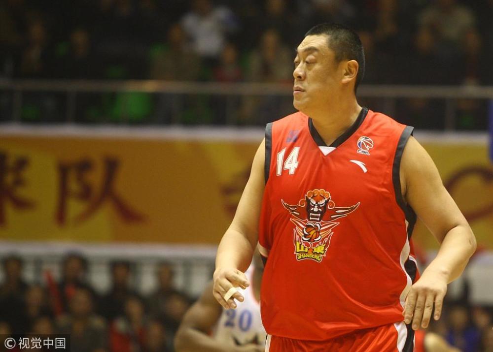 2003年王守强离开了效力7个赛季的母队辽宁,转而加盟另一支东三省球队