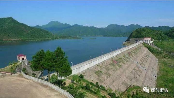 都匀开发区喝水不愁了 这个大水库已经试通水成功