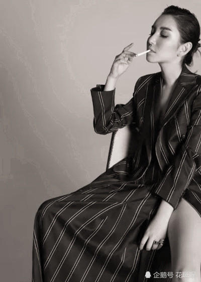 她跟薛之谦之间有什么事情小编并不关心,不过看到李雨桐拍写真这么