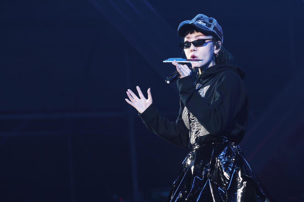 一线|欧阳靖吴莫愁坐镇全国校园外语歌手大赛 吴莫愁哽咽