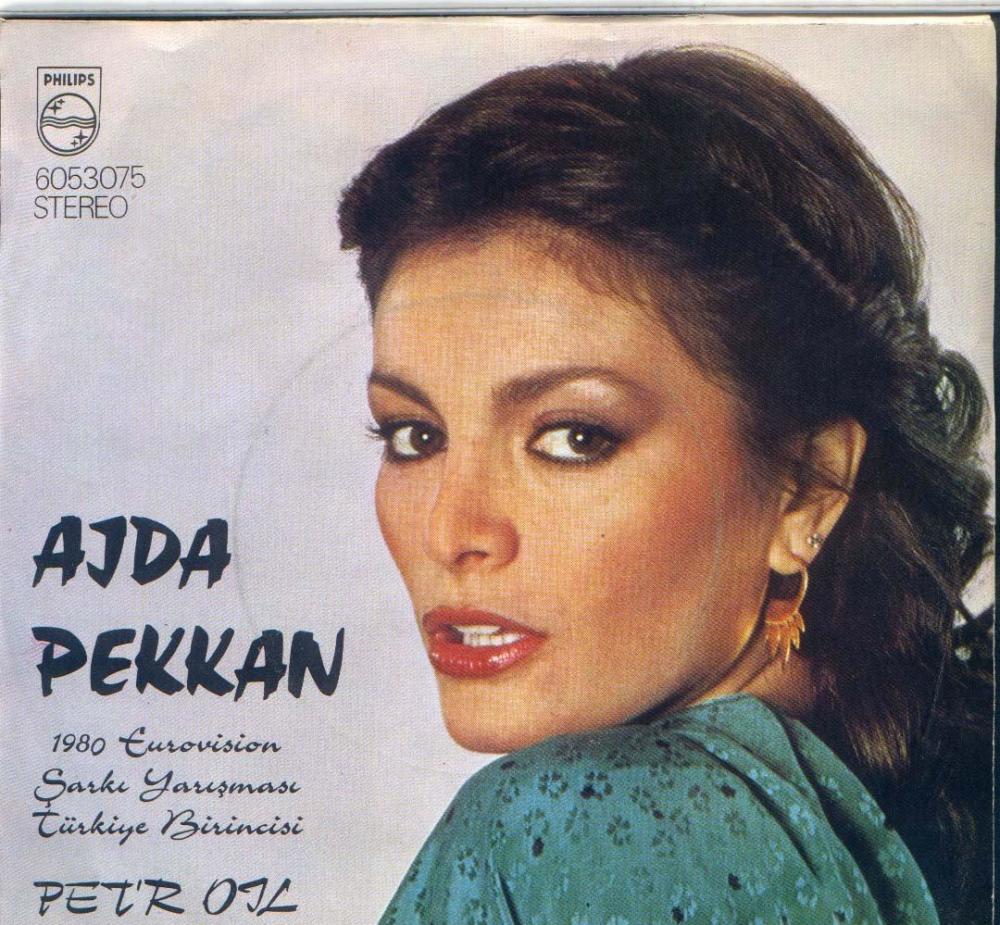 娱乐快讯土耳其71岁女歌手埃吉达容貌逆生长,形若少女自称还准备生