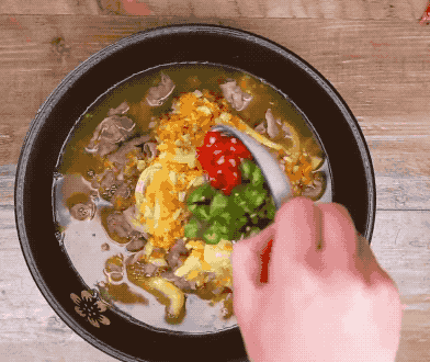 你们最爱的酸汤肥牛来啦～鲜酸开胃!好吃到停不下来_腾讯新闻