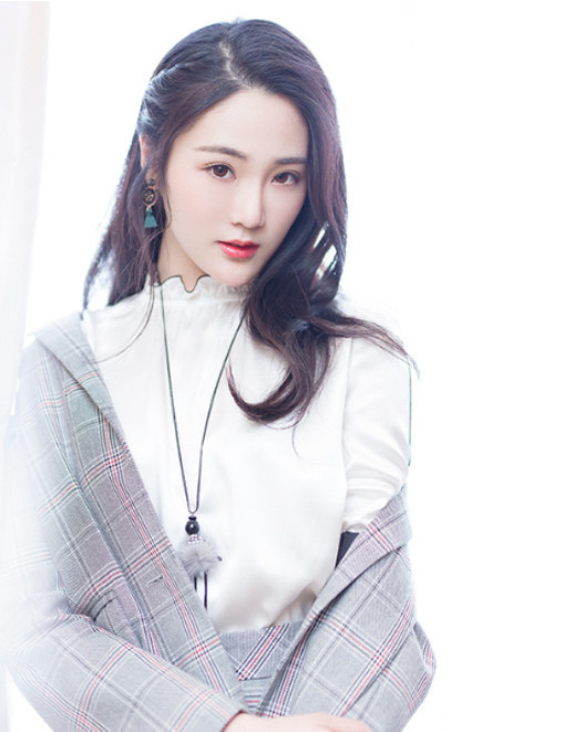 梁芒亲自护航,获"最受欢迎跨界艺人",网友:你还有多少惊喜?