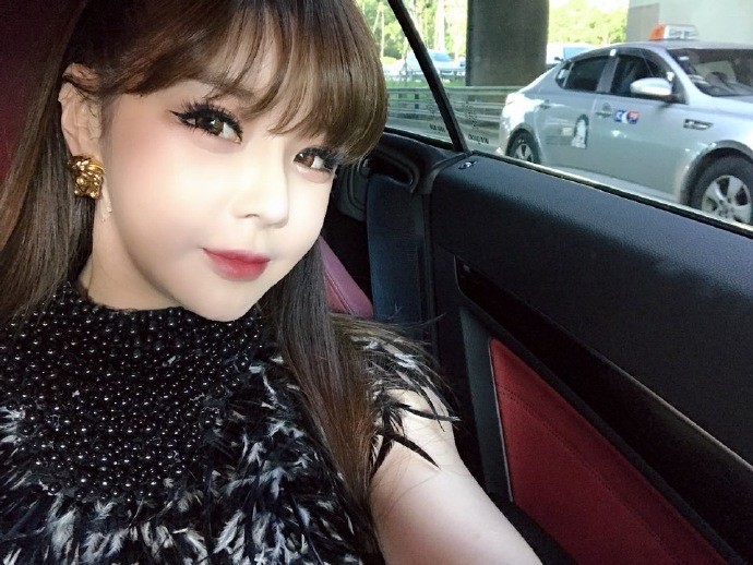 2ne1前成员朴春消失四年再次陷入整形疑云 腾讯网