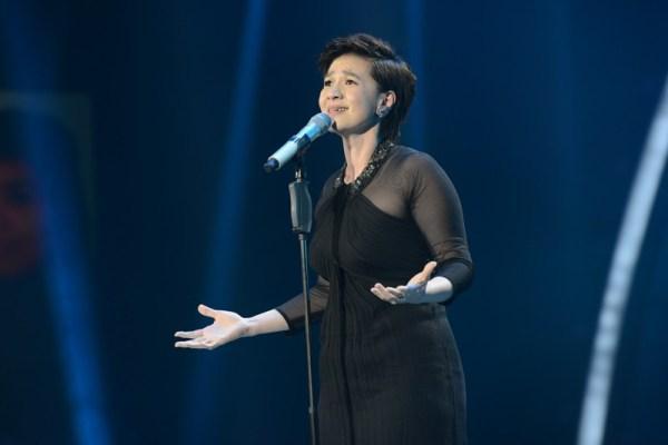 当时柯以敏遭到了很多人的diss和辱骂,在那个片段里面柯以敏给大家塑