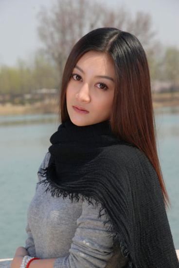 陆骏瑶饰演吴小美