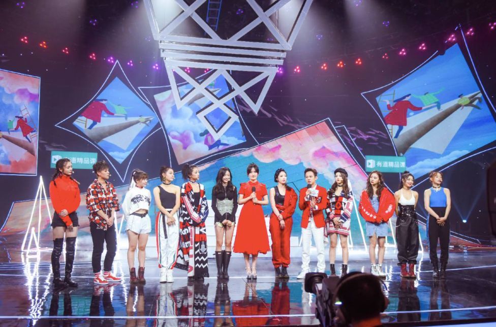 作为湖南卫视今年首台创新晚会,这场毕业典礼