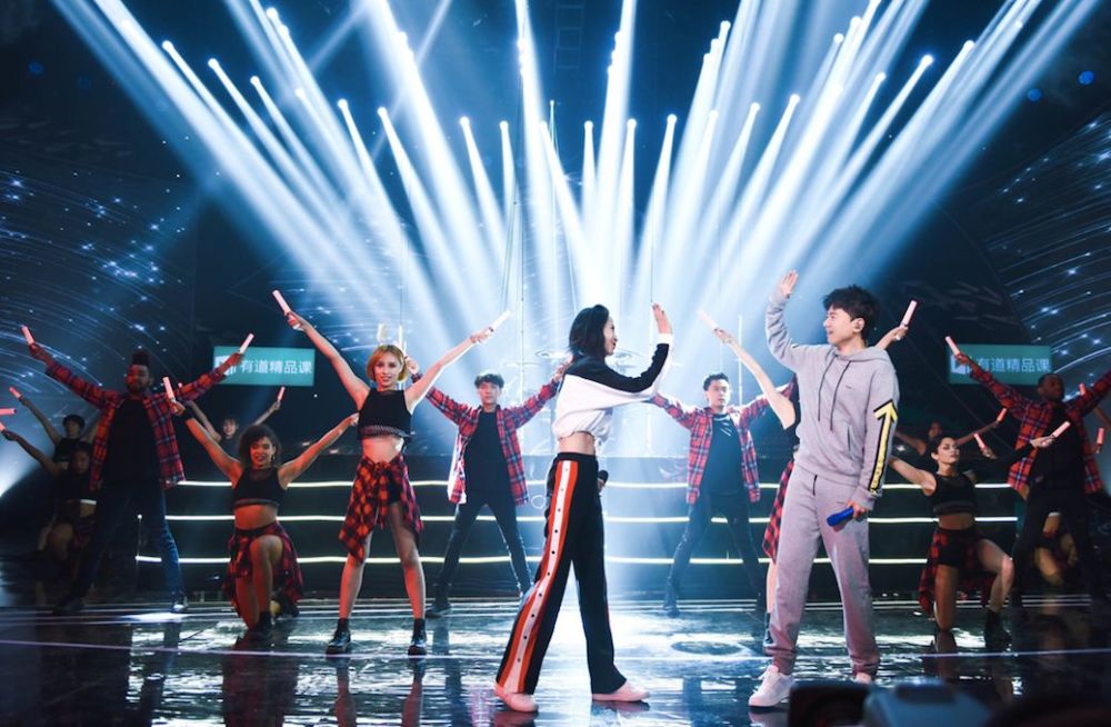 作为湖南卫视今年首台创新晚会,这场毕业典礼