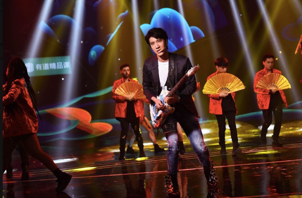 作为湖南卫视今年首台创新晚会,这场毕业典礼