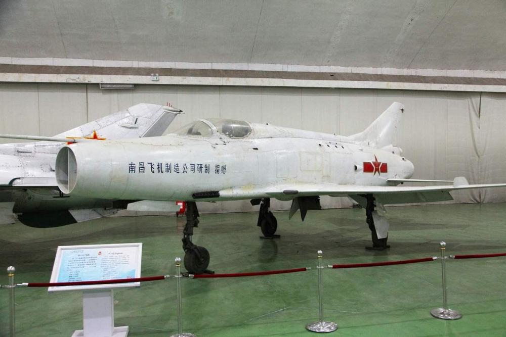 就落后!这些国产战机首飞成功却遭下马,歼31会