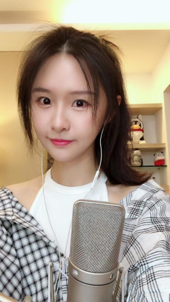 就在昨日,斗鱼为人气女主播阿冷举办了一周年庆典.