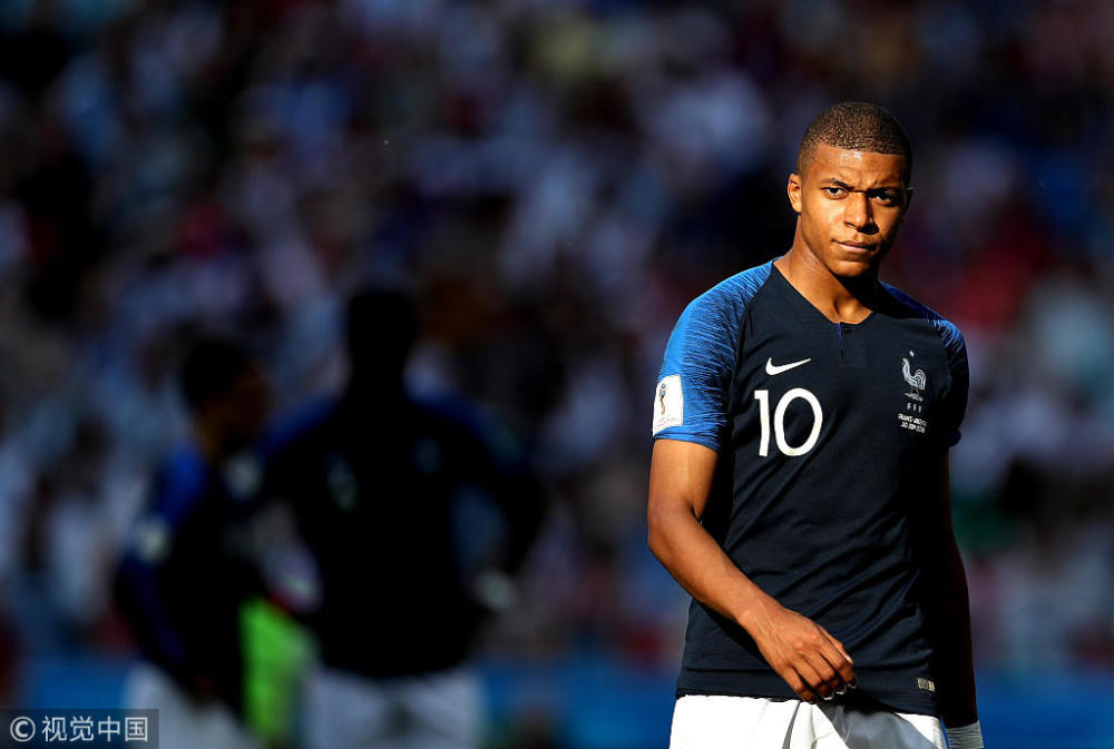 而且现在身价已经超过2亿,世界超一流强队法国队的绝对主力