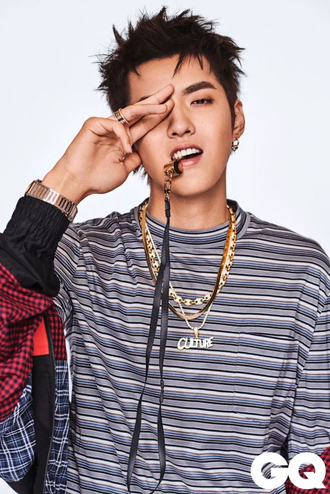 时髦的吴亦凡想做第一个吃螃蟹的人