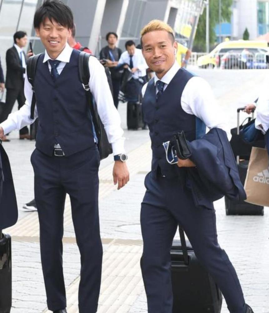 日本队动身搭乘日航专机回国机身香川真司喷绘抢眼 腾讯网