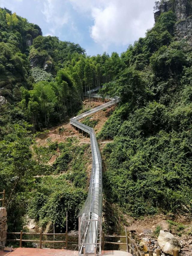 5d透明玻璃桥上山阶梯飞水,曾经它的标签是"漂流"