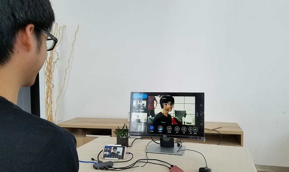 手机直播如何多角度自由切换画面?借助这款配