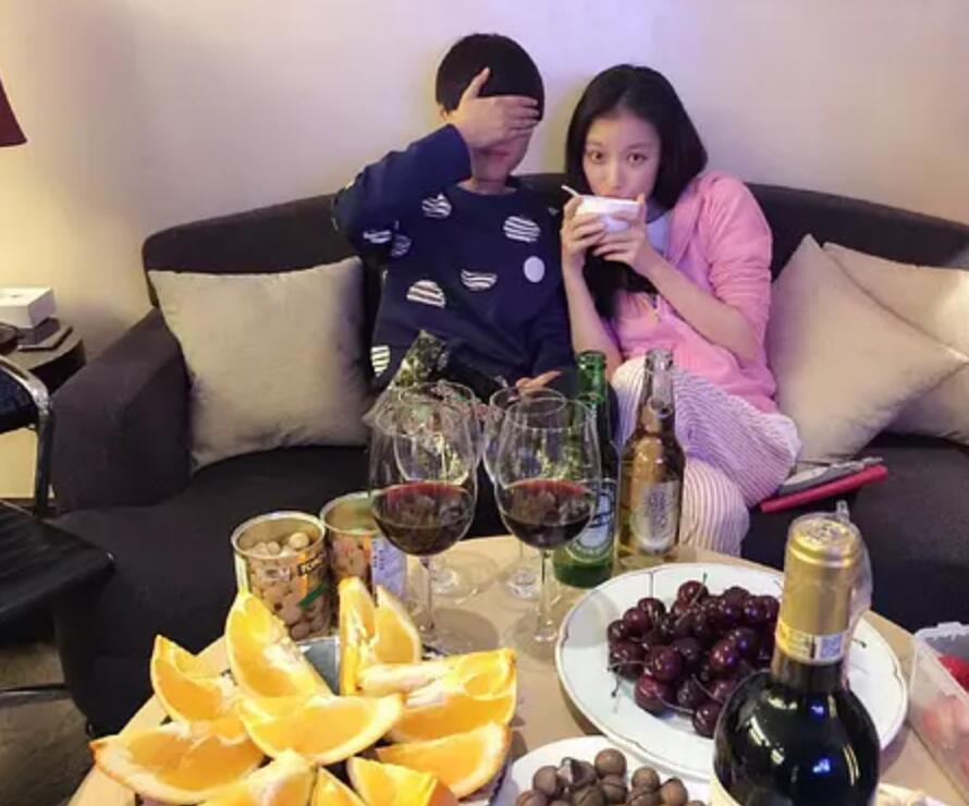 塑料姐妹?网曝倪妮看秀蹭李宇春座位,网友:艳