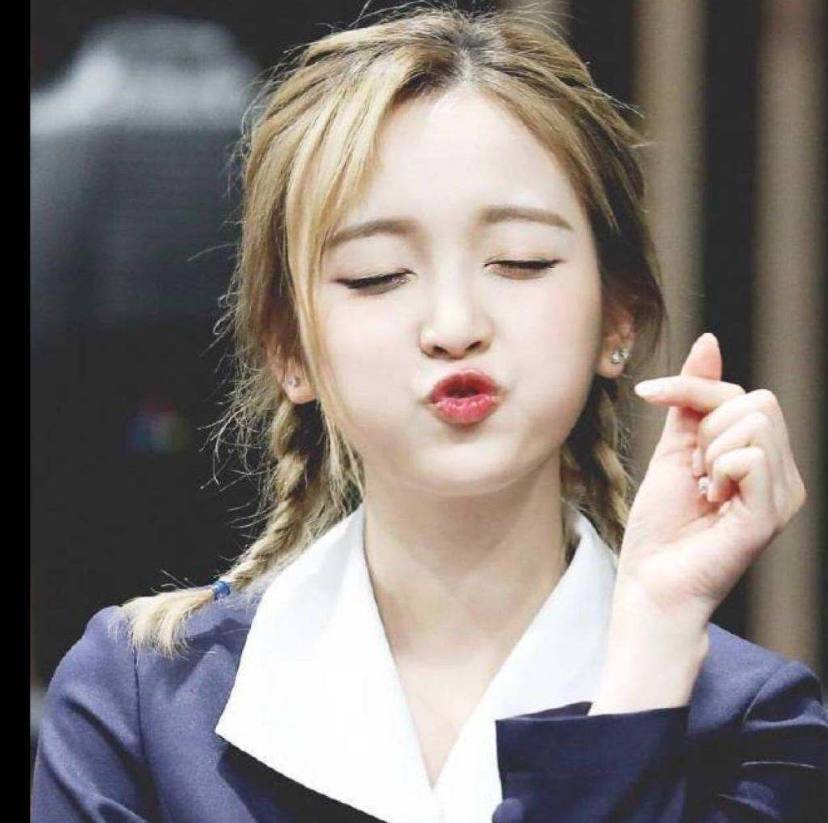 吴宣仪拜谢娜为师,和杨颖举办粉丝见面会?网友