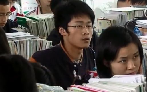 一部纪录片揭露残酷真相,父母越不努力,孩子越