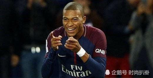 没想到!19岁妖星姆巴佩,居然有一个肤白貌美