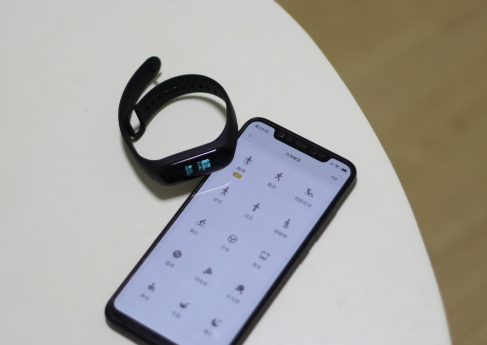 埃微蛋卷彩屏手环对比小米手环3,你喜欢哪一款