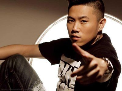 36岁欧阳靖与儿子拍真人秀,酬劳够开一个唱片公司