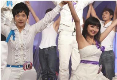 她曾是超女亚军,与刘惜君关系不一般,过气后选