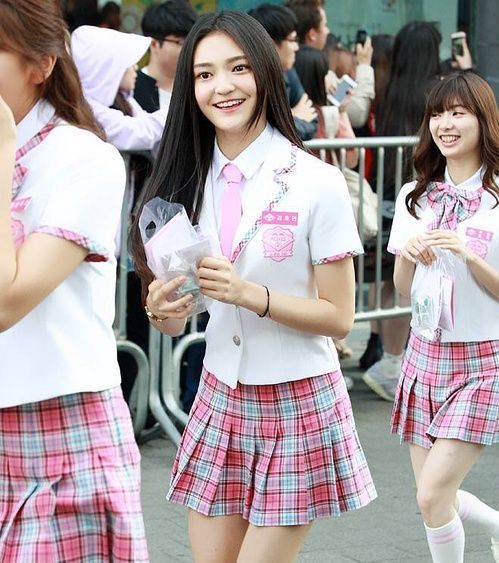 她长相神似周洁琼,却因为眼神太凶,被批不适