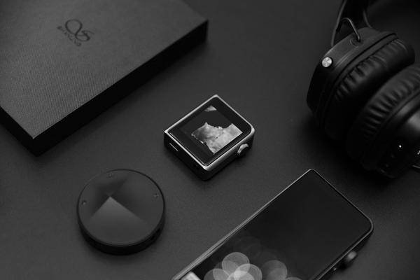 辟芷依兰麝:M0&EM1播放器赤蓝紫CP简评