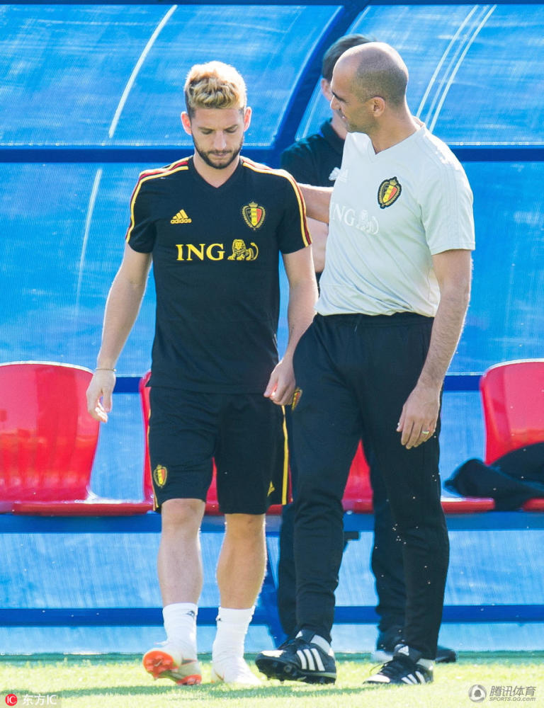 比利时备战莫滕森情绪低落 主教练拍肩膀安慰