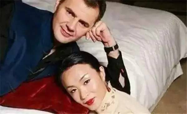 金星变性前妻子:结婚只是为绿卡,两人以闺蜜相