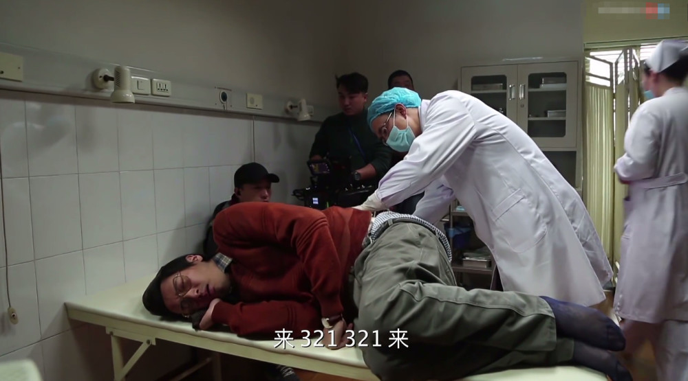 王传君为演好吕受益做骨髓穿刺,做出的举动打