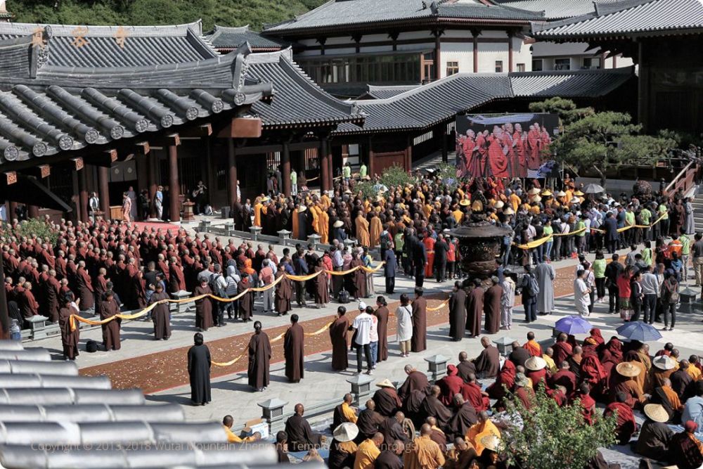 五台山真容寺举办梦参长老诞辰纪念法会暨灵骨舍利入塔安奉典礼