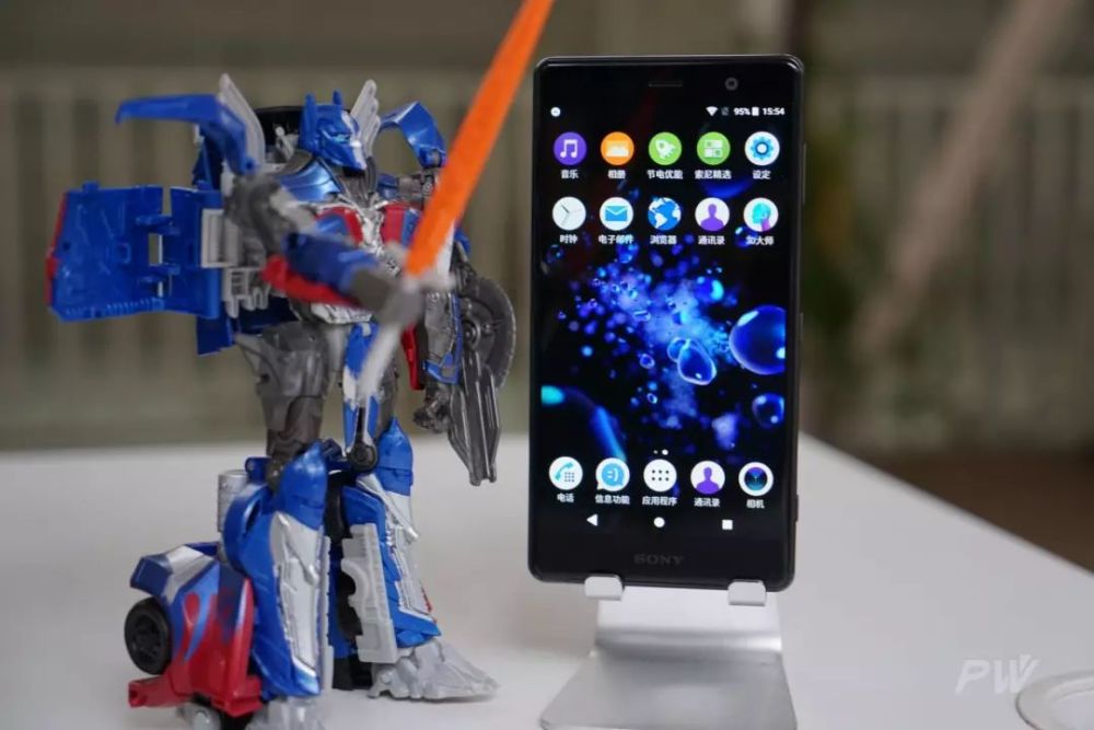 不止当健身器材,索尼 XZ2 Premium 值得你了解