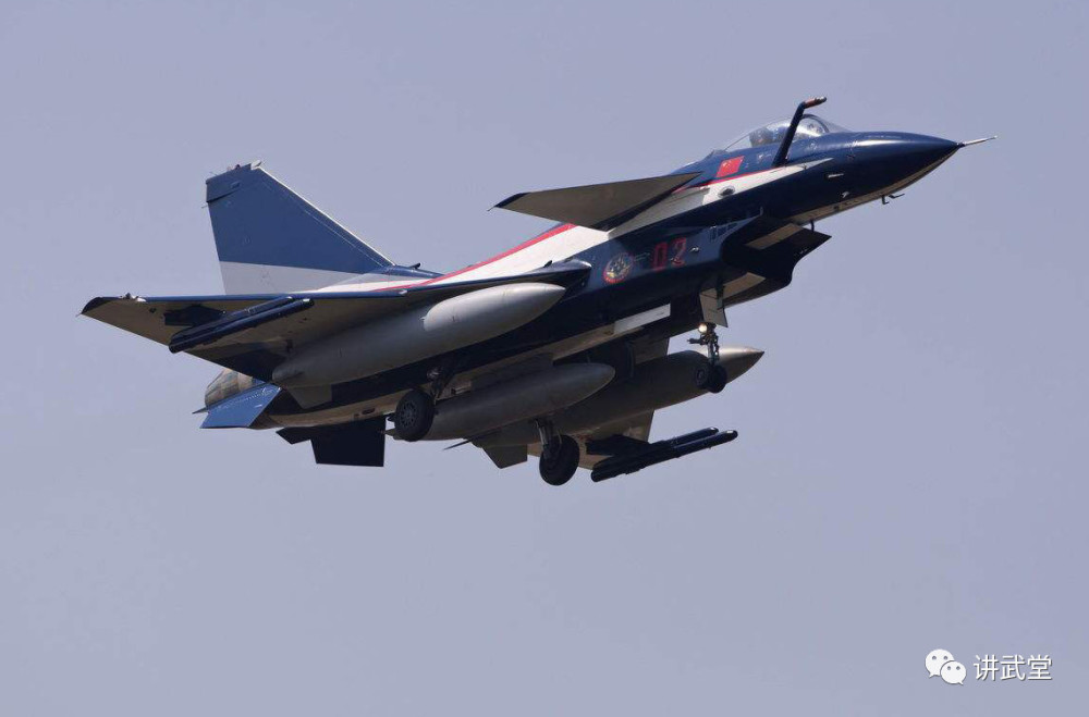 踢馆 : 成飞中四怎么样?会不会比歼20\/31更适合