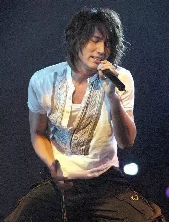 懂小姐丨41岁言承旭超会带娃 但为何无法抱得