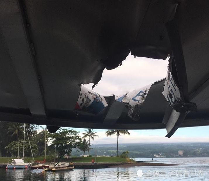游客出海看火山,熔岩将船烧出一个大窟窿,23人受伤